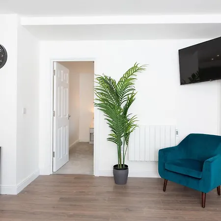 Stayright Central Flats In Cardiff With Designated Parking Exterior photo