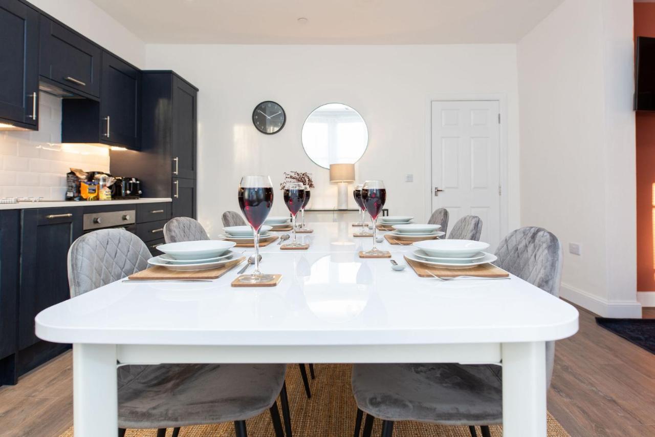 Stayright Flats In With Designated Parking * Cardiff