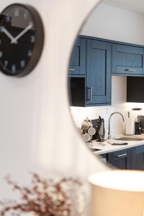 Stayright Flats In With Designated Parking Apartment Cardiff