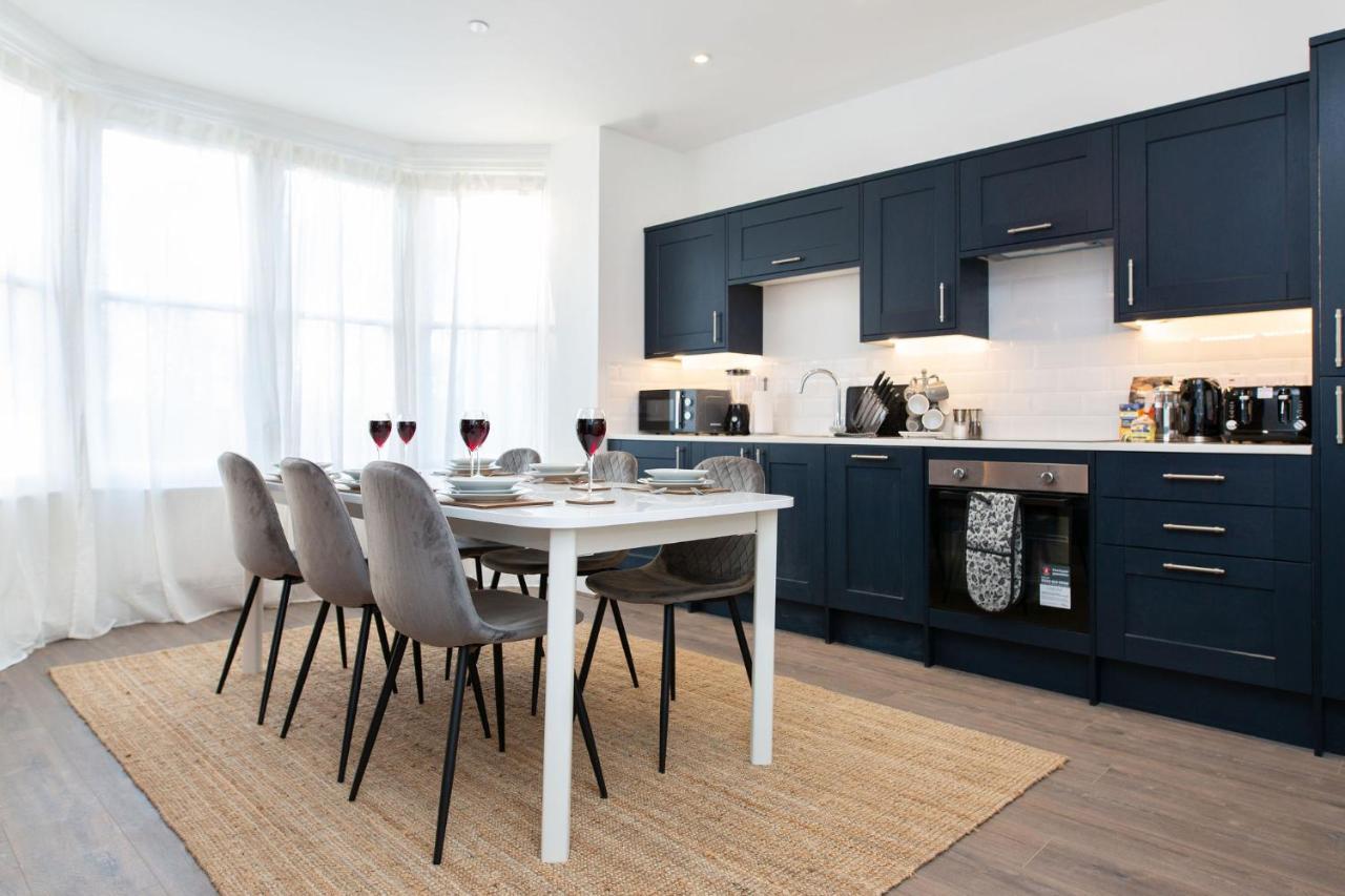 Stayright Flats In With Designated Parking Apartment Cardiff