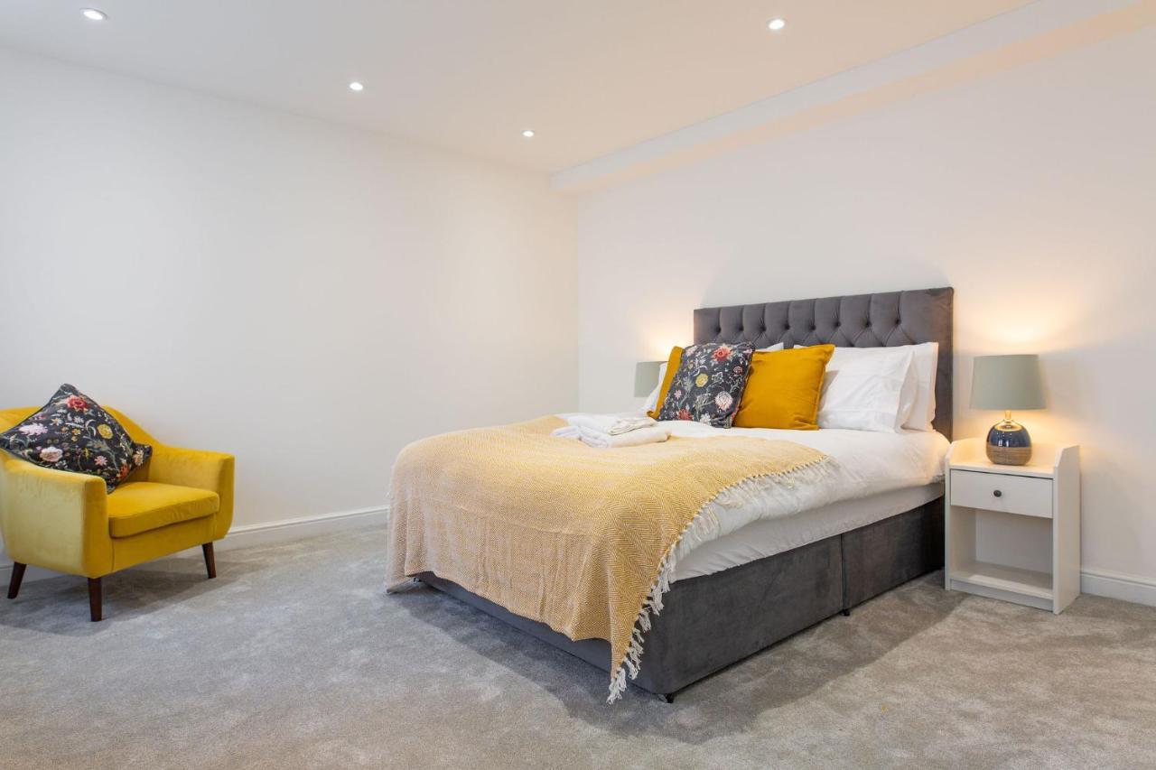 Stayright Flats In With Designated Parking Cardiff