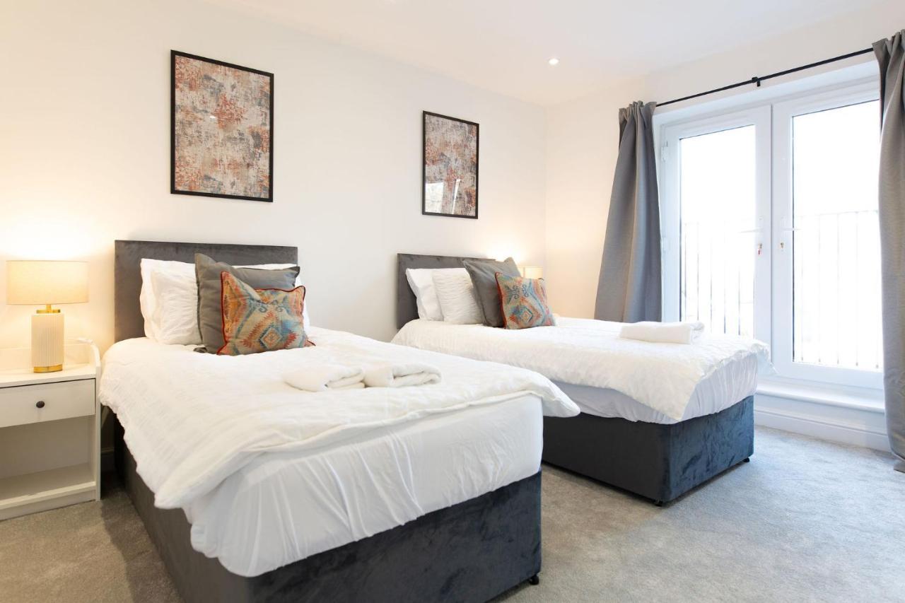 Stayright Flats In With Designated Parking Apartment *