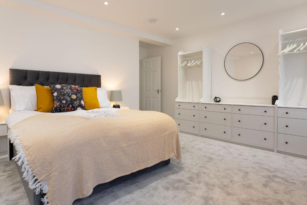 Stayright Flats In With Designated Parking * Cardiff