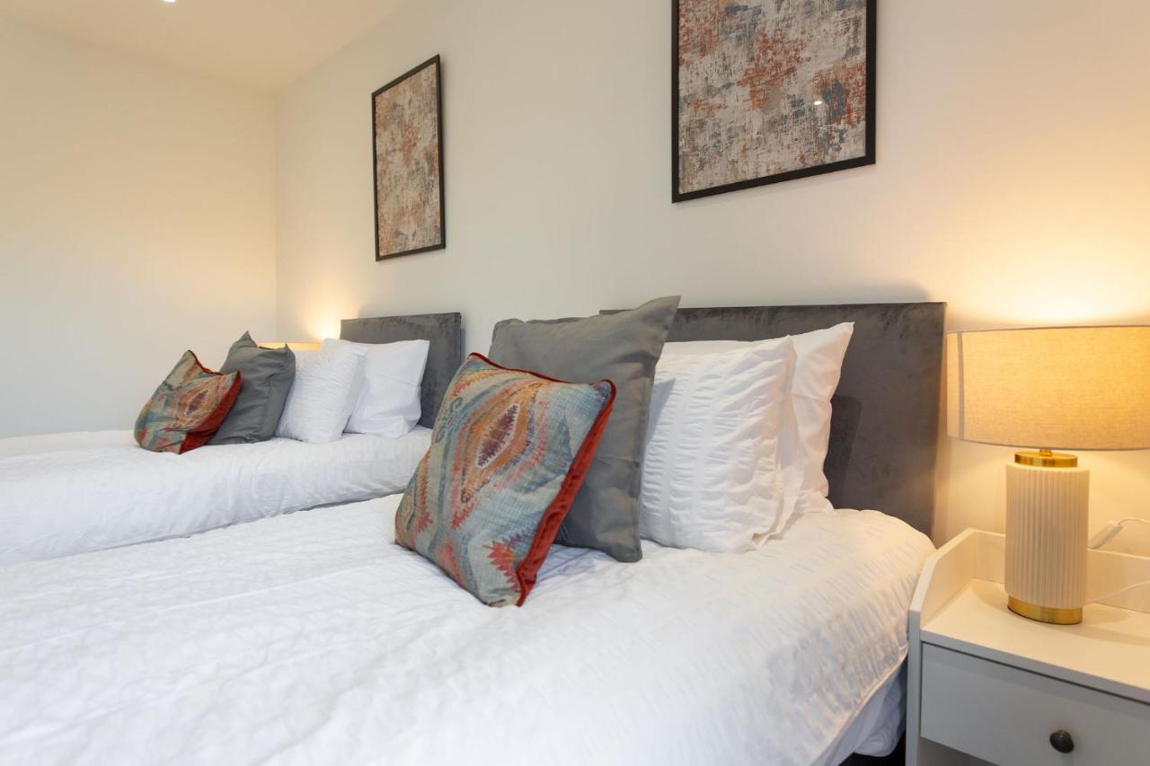 Stayright Flats In With Designated Parking Apartment Cardiff