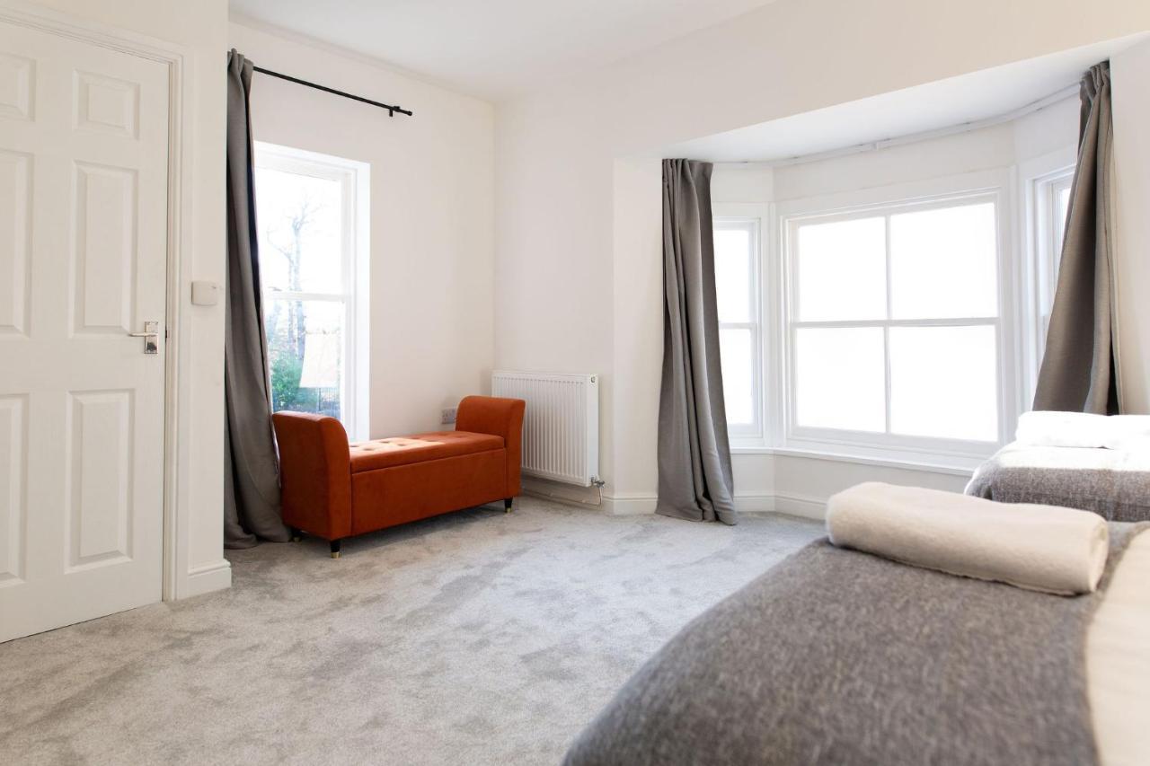 Stayright Flats In With Designated Parking *