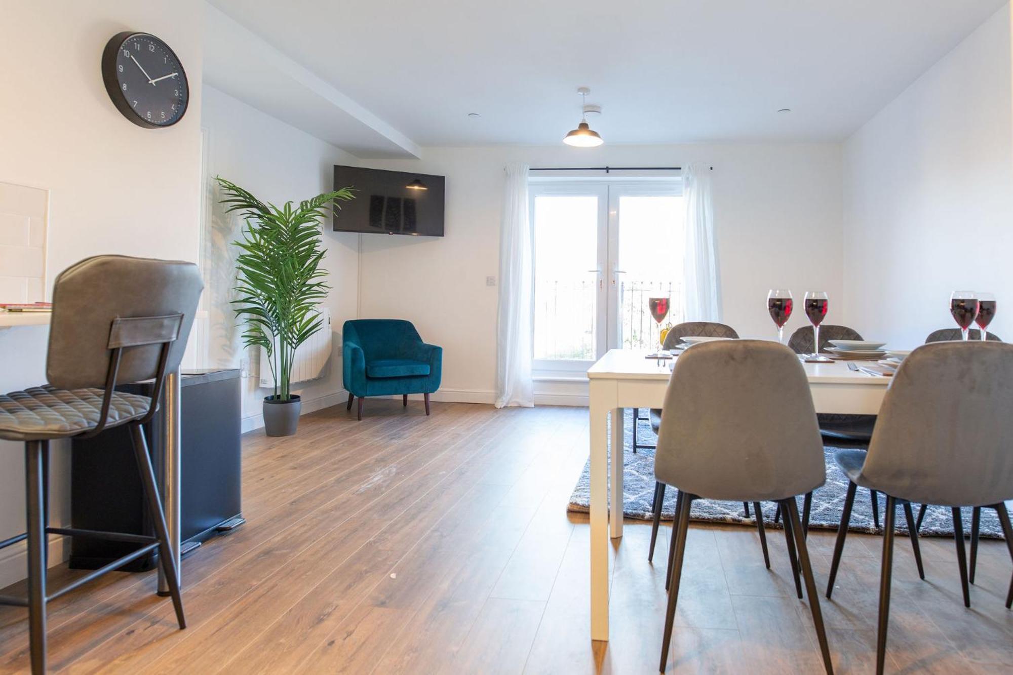 Apartment Stayright Flats In With Designated Parking Cardiff